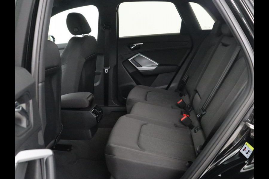 Audi Q3 35 TFSI S Line Pro Line S | Trekhaak | Stoelverwarming | Climate Control | Navigatie | Parkeerhulp |
