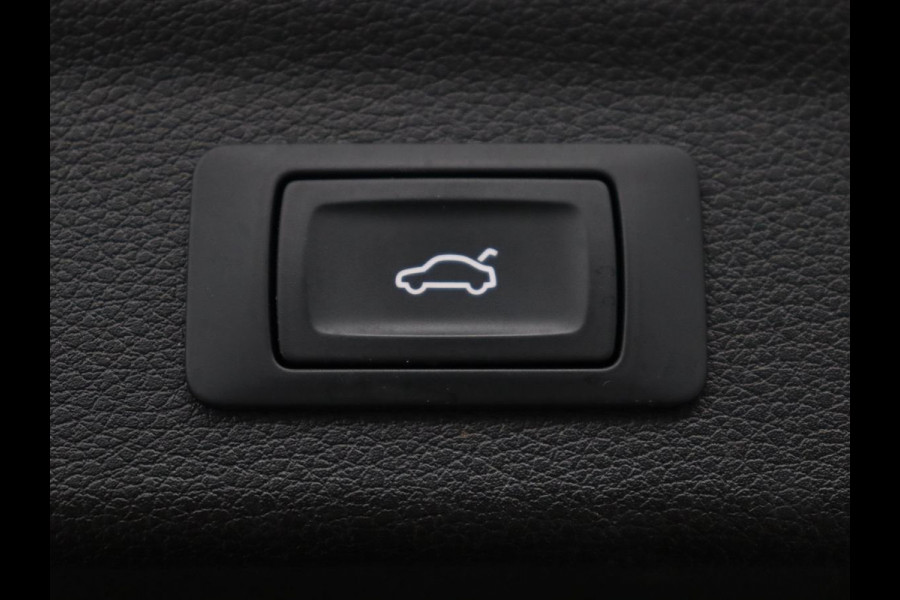 Audi Q3 35 TFSI S Line Pro Line S | Trekhaak | Stoelverwarming | Climate Control | Navigatie | Parkeerhulp |