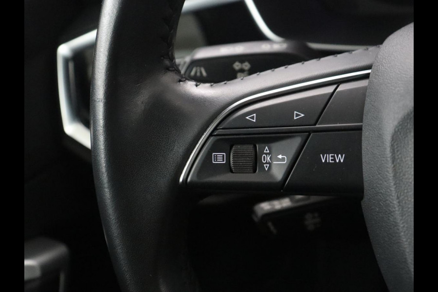 Audi Q3 35 TFSI S Line Pro Line S | Trekhaak | Stoelverwarming | Climate Control | Navigatie | Parkeerhulp |