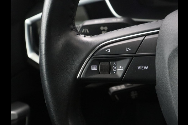 Audi Q3 35 TFSI S Line Pro Line S | Trekhaak | Stoelverwarming | Climate Control | Navigatie | Parkeerhulp |