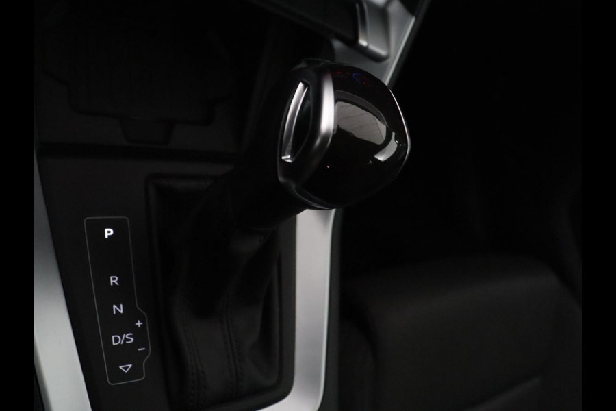 Audi Q3 35 TFSI S Line Pro Line S | Trekhaak | Stoelverwarming | Climate Control | Navigatie | Parkeerhulp |