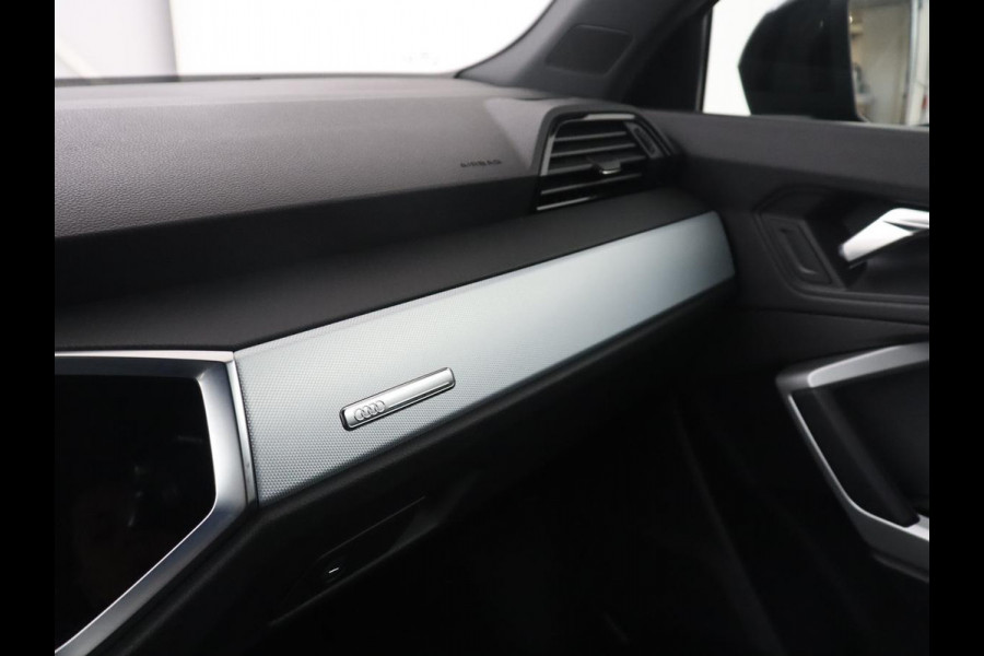 Audi Q3 35 TFSI S Line Pro Line S | Trekhaak | Stoelverwarming | Climate Control | Navigatie | Parkeerhulp |