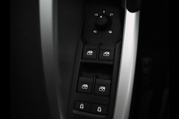 Audi Q3 35 TFSI S Line Pro Line S | Trekhaak | Stoelverwarming | Climate Control | Navigatie | Parkeerhulp |