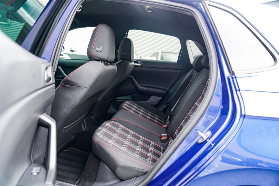 Volkswagen Polo 2.0 TSI GTI | LED | Stoelverwarming | Achteruitrijcamera | Apple Carplay | Climatronic | 200PK | NAP
