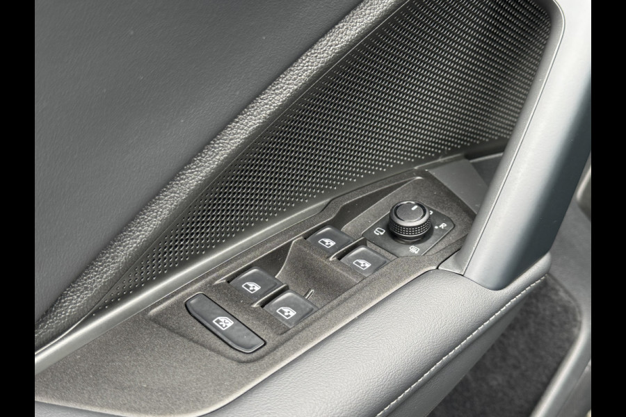 Volkswagen Tayron 1.5 eHybrid 204PK DSG LIFE TREKHAAK/CAMERA/CARPLAY FABRIEKSGARANTIE TOT 2030