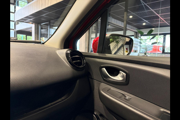 Renault Clio Estate 0.9 TCe Intens Weinig KM | Trekhaak | Navigatie | Airco
