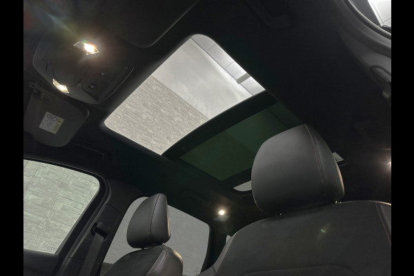 Ford Kuga 1.5 EcoBoost 150PK ST Line | Panorama | Trekhaak 2000kg Trekgewicht! | Navigatie | Carplay | Climate Control | Verwarmde Voorruit | Cruise Control | 18 inch | Getint Glas | Keyless-Start |