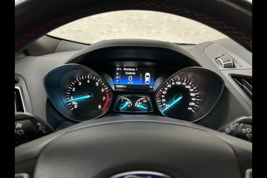 Ford Kuga 1.5 EcoBoost 150PK ST Line | Panorama | Trekhaak 2000kg Trekgewicht! | Navigatie | Carplay | Climate Control | Verwarmde Voorruit | Cruise Control | 18 inch | Getint Glas | Keyless-Start |