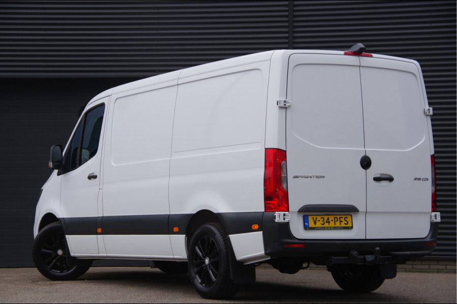 Mercedes-Benz Sprinter 319 3.0 CDI V6 L2H1 AUT. LED, 2.8T TREKHAAK, STANDKACHEL, CAMERA, NAVI, CLIMA