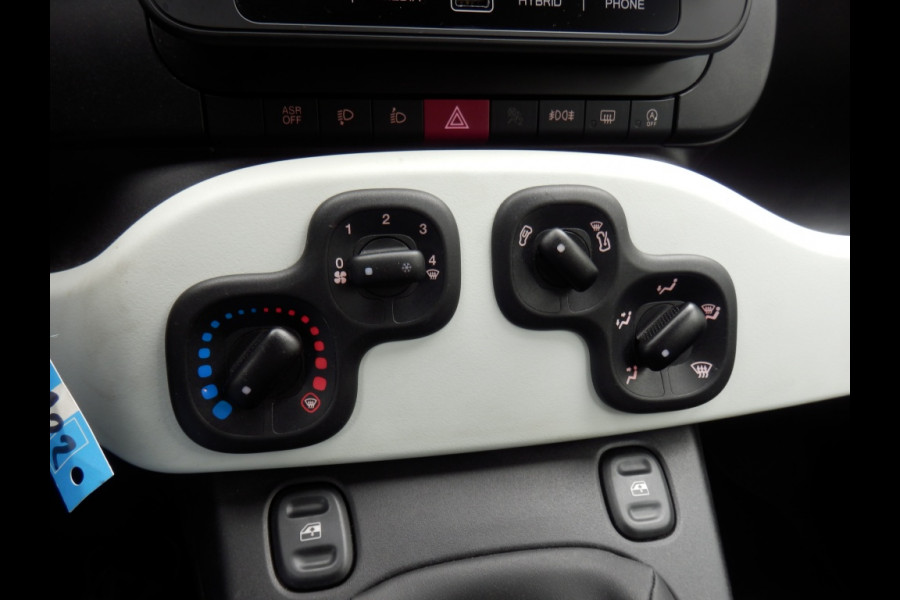 Fiat Panda 1.0 Hybrid Cross I 5 pers. uitv. I Airco I Apple/Android carplay I I