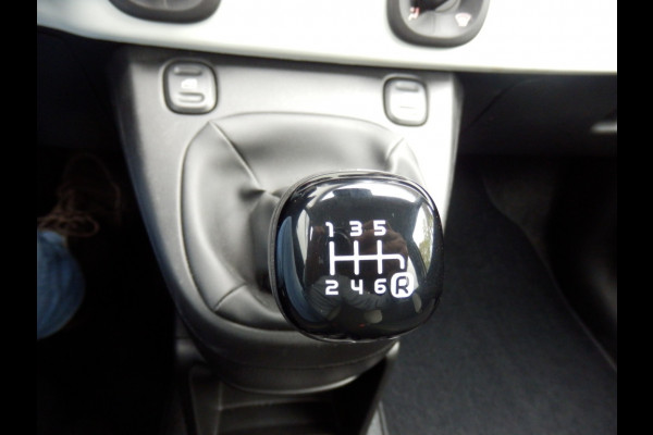 Fiat Panda 1.0 Hybrid Cross I 5 pers. uitv. I Airco I Apple/Android carplay I I