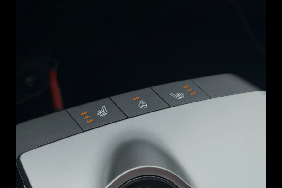 Kia Ev6 Air 58 kWh 99% SoH. (NL-auto, Dealer OndH, 1e Eig, Navi, Stoel+StuurVerwam, Lane Assist, Camera, Navi, Etc)
