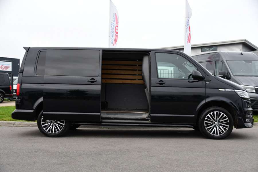 Volkswagen Transporter 2.0 TDI L2H1 28 Bulli Black Edition Virtual, Adaptieve Cruise, Camera, Carlay, LED, Stoelverwarming, Leder, 150pk, Automaat, Uniek!