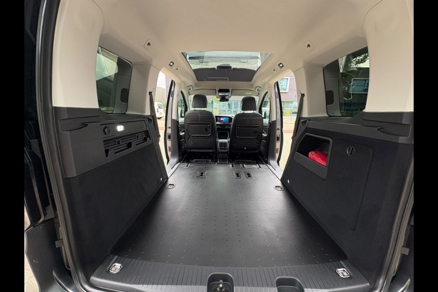 Volkswagen Caddy 1.5 TSI DSG, 5P, TREKHAAK,PANO,LEER