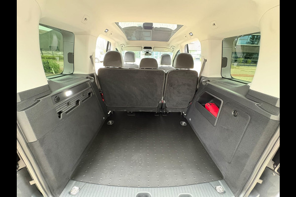Volkswagen Caddy 1.5 TSI DSG, 5P, TREKHAAK,PANO,LEER