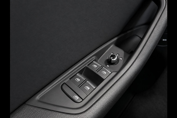 Audi A4 Avant 40 TFSI 204pk Pro Line Navigatie Apple CarPlay Android Auto Parkeerhulp  Adaptive Cruise Control Stoelverwamring Full led Leder Elektrisch bedienbare achterklep Climate Control Lichtmetalen velgen