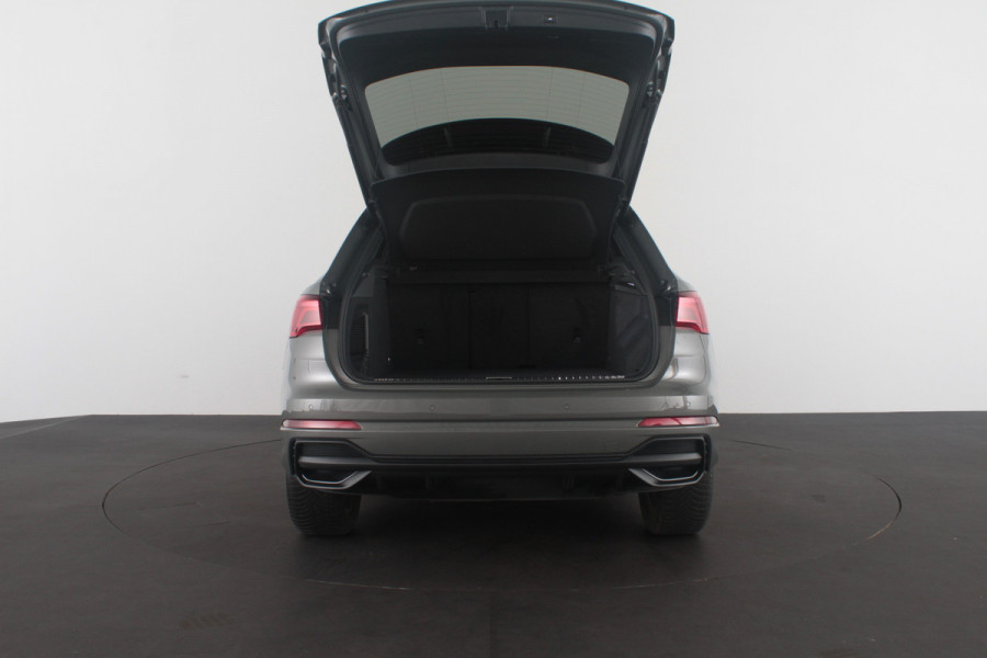 Audi Q3 45 TFSI e S line Edition > SOH 98,6%/Pano/Memory/360 camera/Chronos Gray Metallic