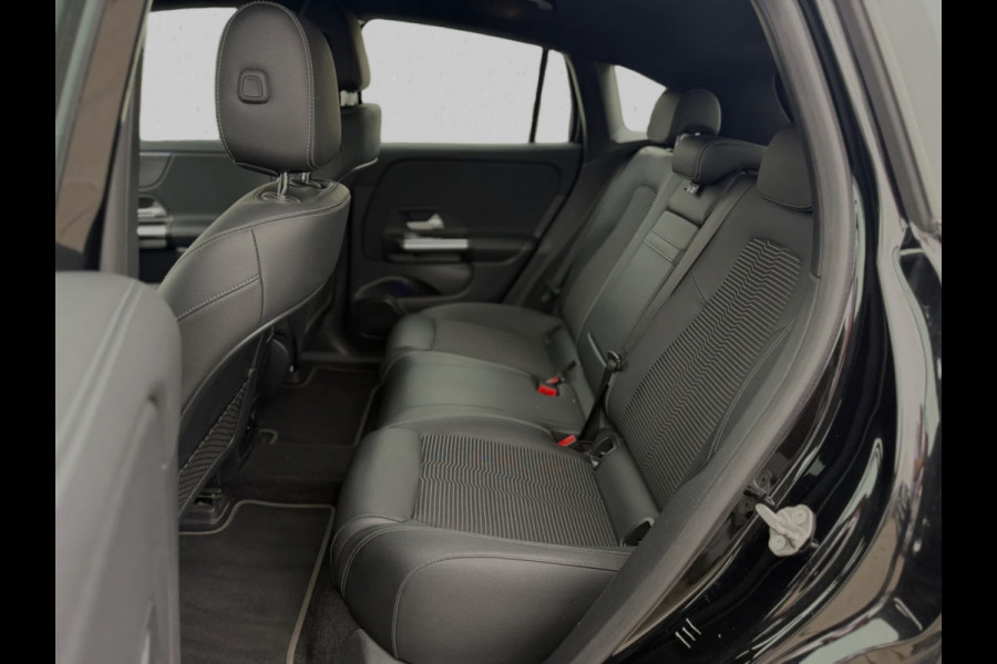 Mercedes-Benz EQA 250 67 kWh 97% SoH (NL-auto, 1e Eig, Dealer OndH, Carplay, SfeerV, Camera, Navi, Cruise Con, Etc)