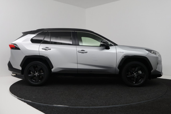 Toyota RAV4 2.5 Hybrid Bi-Tone (NAVIGATIE, CAMERA, STOELVERWARMING, CARPLAY, LED)