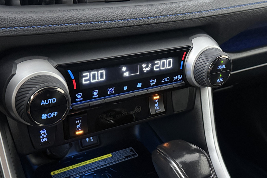 Toyota RAV4 2.5 Hybrid Bi-Tone (NAVIGATIE, CAMERA, STOELVERWARMING, CARPLAY, LED)