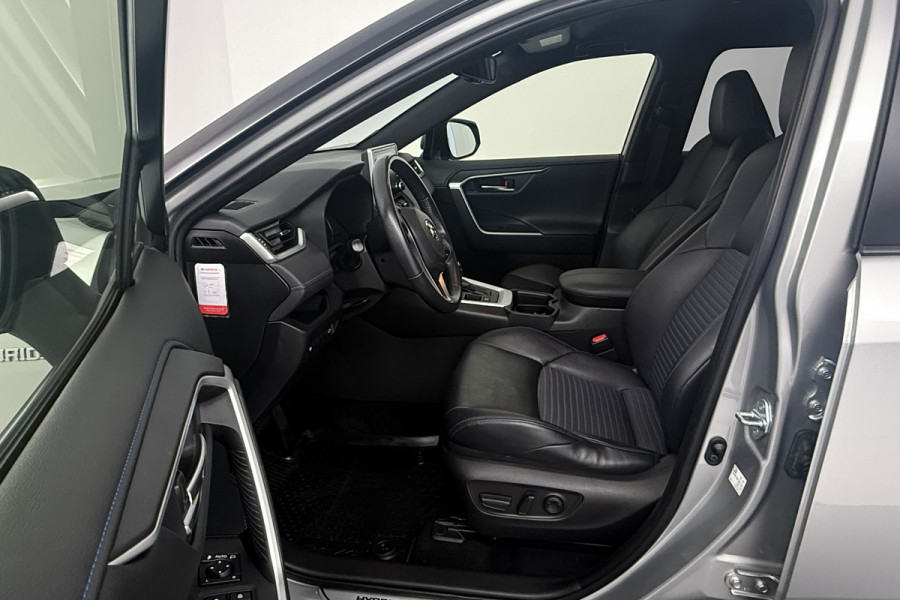 Toyota RAV4 2.5 Hybrid Bi-Tone (NAVIGATIE, CAMERA, STOELVERWARMING, CARPLAY, LED)