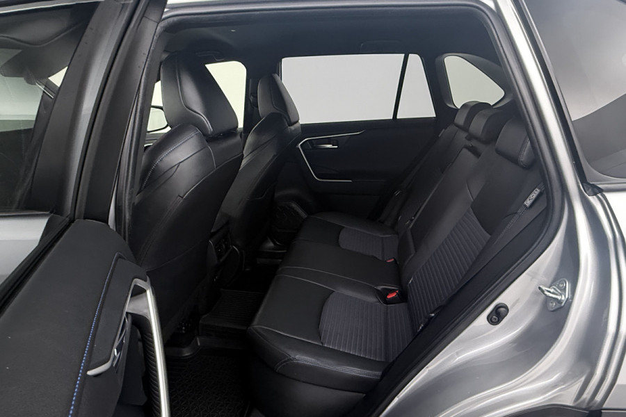 Toyota RAV4 2.5 Hybrid Bi-Tone (NAVIGATIE, CAMERA, STOELVERWARMING, CARPLAY, LED)