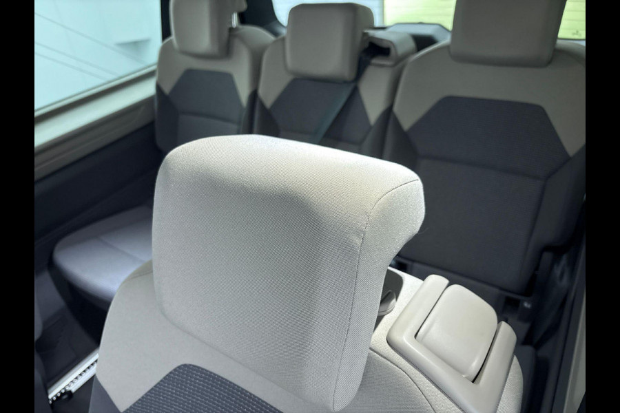 Volkswagen Multivan 1.5 eHybrid L2 Economy Business 4Motion 245 pk Automaat (DSG) | Verlengde garantie | Navigatie | Parkeersensoren (Park assist) | Achteruitrijcamera | Stoelverwarming |