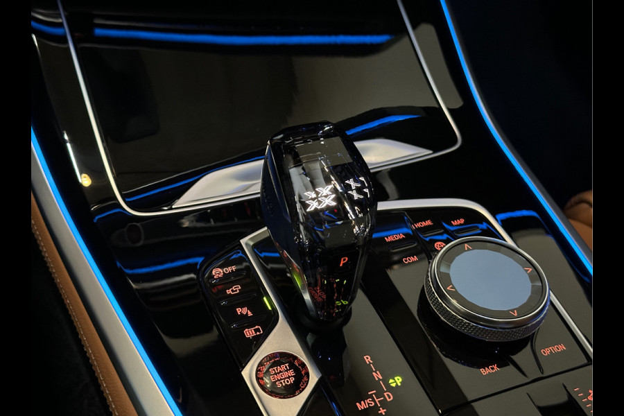 BMW X5 45e M-Performance Seats | 360 View | Panorama | ACC | Kristal pook | Head-Up | Laser-LED | Memory | Harman-Kardon | Keyless-Go | Trekhaak | Drive Assist Pro. | Leder | 4-Zone Clima | Standkachel | Rijklaarprijs & Bovag garantie | Carplay | Draadloos Laden | DAB | Sfeerverlichting |