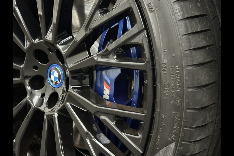 BMW X5 45e M-Performance Seats | 360 View | Panorama | ACC | Kristal pook | Head-Up | Laser-LED | Memory | Harman-Kardon | Keyless-Go | Trekhaak | Drive Assist Pro. | Leder | 4-Zone Clima | Standkachel | Rijklaarprijs & Bovag garantie | Carplay | Draadloos Laden | DAB | Sfeerverlichting |