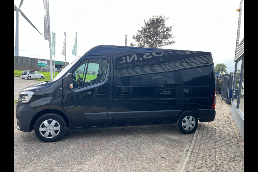 Renault Master T35 2.3 dCi 135 L2H2 Work Edition