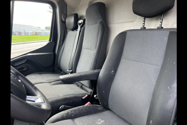 Renault Master T35 2.3 dCi 135 L2H2 Work Edition