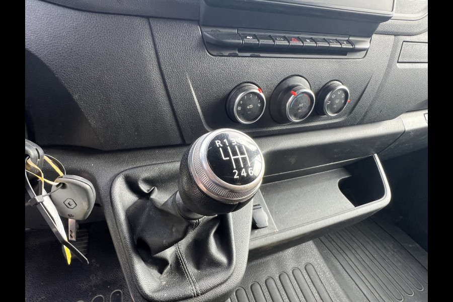 Renault Master T35 2.3 dCi 135 L2H2 Work Edition