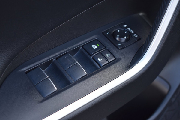 Toyota RAV4 2.5 Hybrid | CAMERA | LEDER | APPLE CARPLAY | STOELVERWARMING | ANDROID AUTO