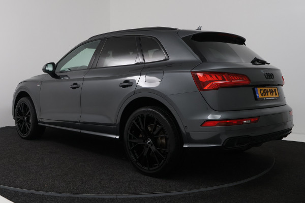 Audi Q5 55 TFSI e quattro Competition (PANORAMADAK, 360 VIEW, STOELVERWARMING, BLACK PAKKET, LED, ADAPTIVE CRUISE, ELEKT. STOELEN)