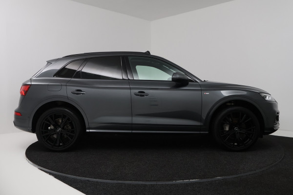 Audi Q5 55 TFSI e quattro Competition (PANORAMADAK, 360 VIEW, STOELVERWARMING, BLACK PAKKET, LED, ADAPTIVE CRUISE, ELEKT. STOELEN)