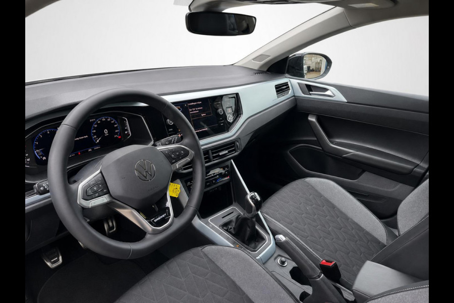 Volkswagen Taigo 1.0 TSI Life Camera Stoelverwarming Navigatie Digital Cockpit DAB  Active Cruise Control Parkeersensoren LED koplampen  Climate Control Apple Carplay