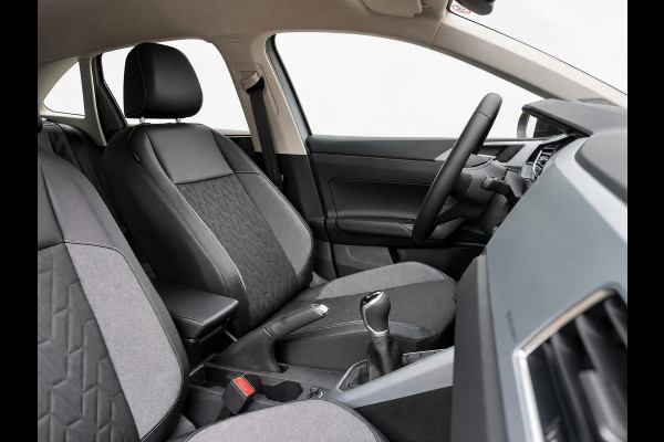 Volkswagen Taigo 1.0 TSI Life Camera Stoelverwarming Navigatie Digital Cockpit DAB  Active Cruise Control Parkeersensoren LED koplampen  Climate Control Apple Carplay