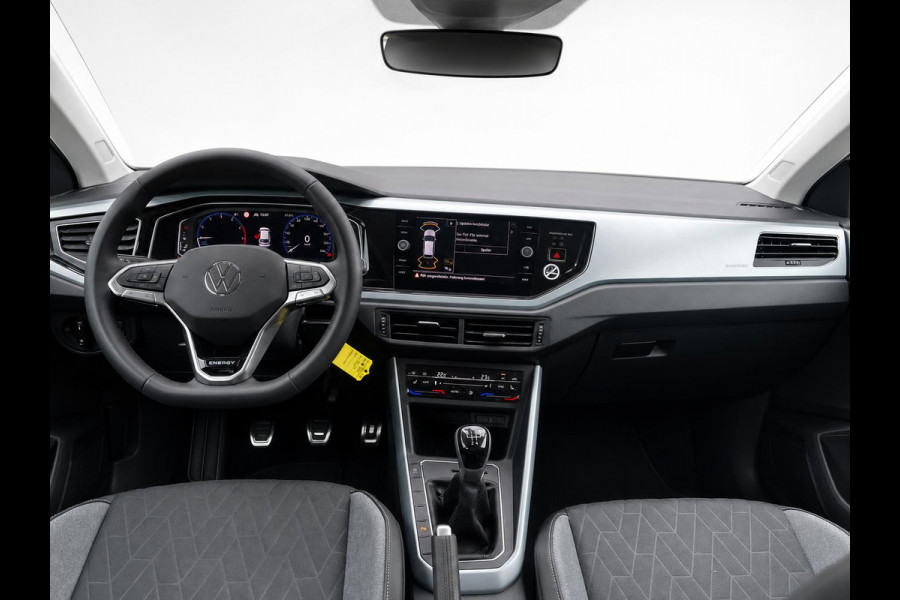 Volkswagen Taigo 1.0 TSI Life Camera Stoelverwarming Navigatie Digital Cockpit DAB  Active Cruise Control Parkeersensoren LED koplampen  Climate Control Apple Carplay