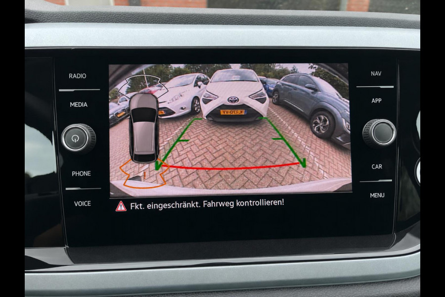 Volkswagen Taigo 1.0 TSI Life Camera Stoelverwarming Navigatie Digital Cockpit DAB  Active Cruise Control Parkeersensoren LED koplampen  Climate Control Apple Carplay
