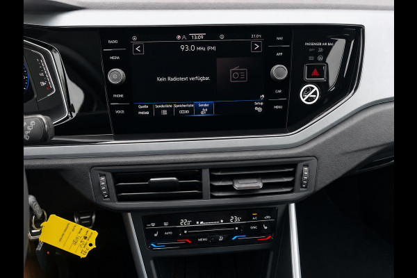 Volkswagen Taigo 1.0 TSI Life Camera Stoelverwarming Navigatie Digital Cockpit DAB  Active Cruise Control Parkeersensoren LED koplampen  Climate Control Apple Carplay