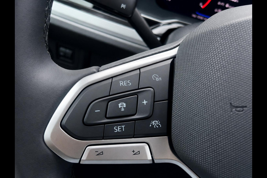 Volkswagen Taigo 1.0 TSI Life Camera Stoelverwarming Navigatie Digital Cockpit DAB  Active Cruise Control Parkeersensoren LED koplampen  Climate Control Apple Carplay