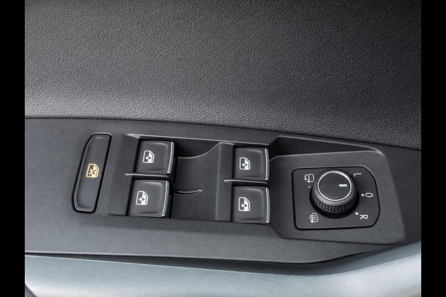 Volkswagen Taigo 1.0 TSI Life Camera Stoelverwarming Navigatie Digital Cockpit DAB  Active Cruise Control Parkeersensoren LED koplampen  Climate Control Apple Carplay