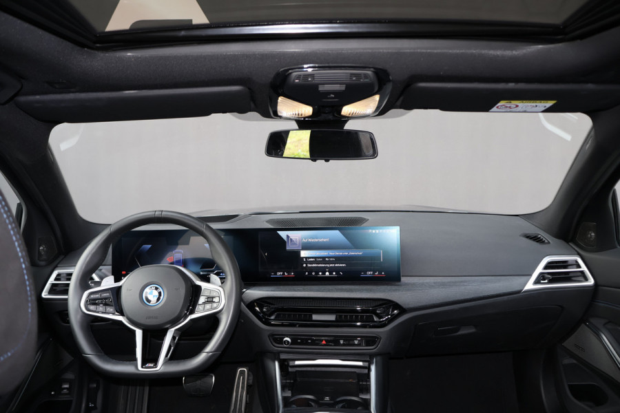 BMW 3 Serie Touring 330e | 25MY | LCI FACELIFT | BTW-AUTO | ELEK. HAAK | HEAD UP | HARMAN & KARDON | SFEERVERLICHTING | 360 CAMERA | MEMORY
