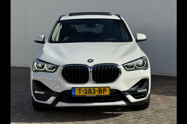 BMW X1 XDrive25e eDrive Edition Trekhaak Leder Panorama dak Led Adaptieve cruise