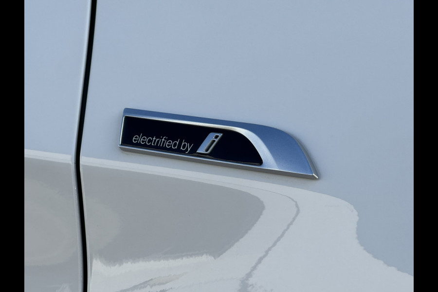 BMW X1 XDrive25e eDrive Edition Trekhaak Leder Panorama dak Led Adaptieve cruise