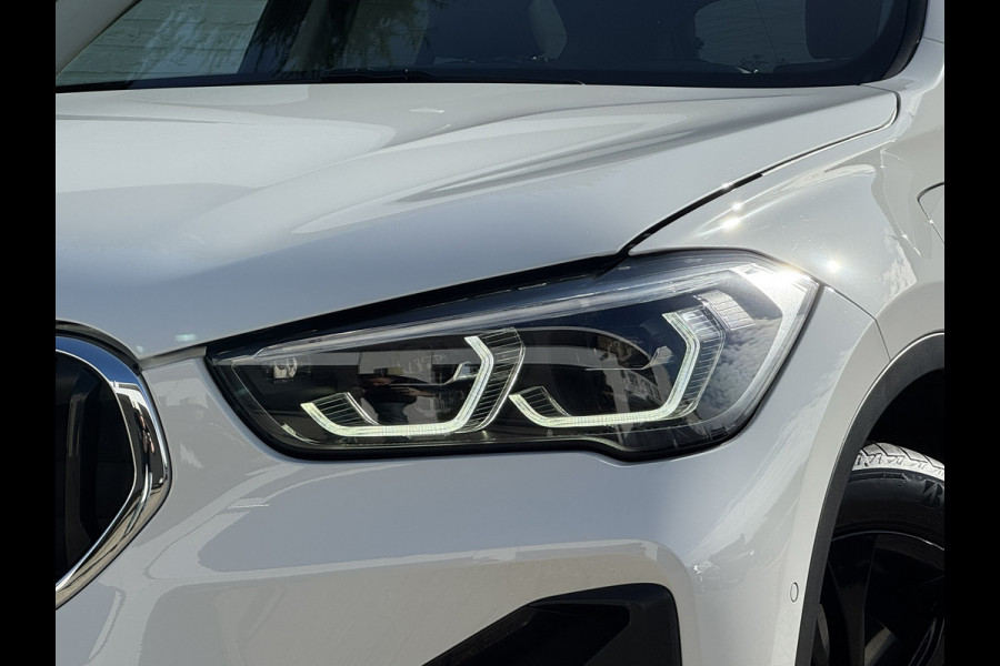 BMW X1 XDrive25e eDrive Edition Trekhaak Leder Panorama dak Led Adaptieve cruise
