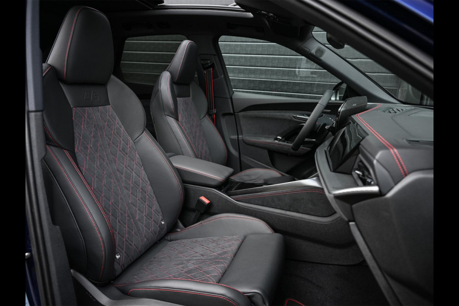Audi Q5 E-Hybrid quattro 270KW S edition Competition | Panoramadak | 5 Jr Garantie | Luchtvering | B&O | 360 Camera | Adaptive Cruise | Memory Seat | Ambiance Interieur | Stoelverwarming V+A | Stuurverwarming | Trekhaak |