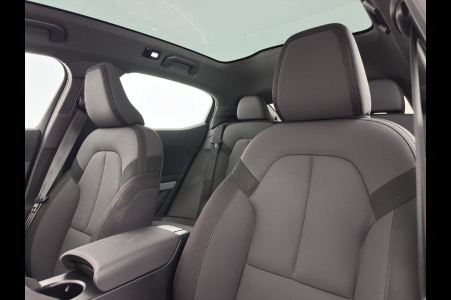 Polestar 2 Standard Range Single Motor 69 kWh [3-Fase-11kW] {SOH-90%} (INCL-BTW) Aut. *PANO | FULL-LED | MEMORY-PACK | CAMERA | KEYLESS | LANE-ASSIST | DIGI-COCKPIT | CARPLAY | DAB+ | HEATED-COMFORTSEATS | CRUISE | TOWBAR | 19''ALU*