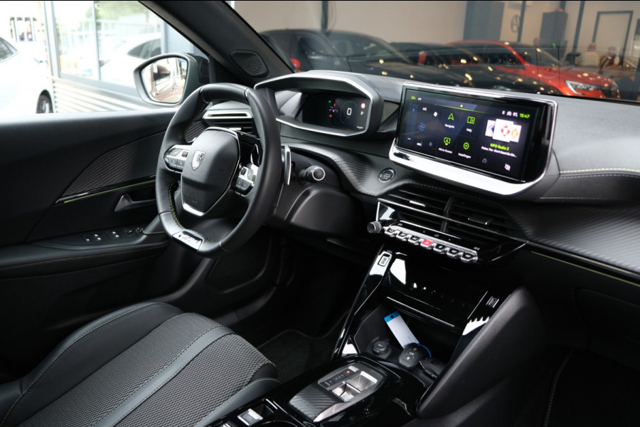 Peugeot 2008 1.2 PureTech 130 GT |UNIEK 1e Eig. 12.899km| Nardo Grey/Navigatie/Camera NIEUWSTAAT ALL-Season banden
