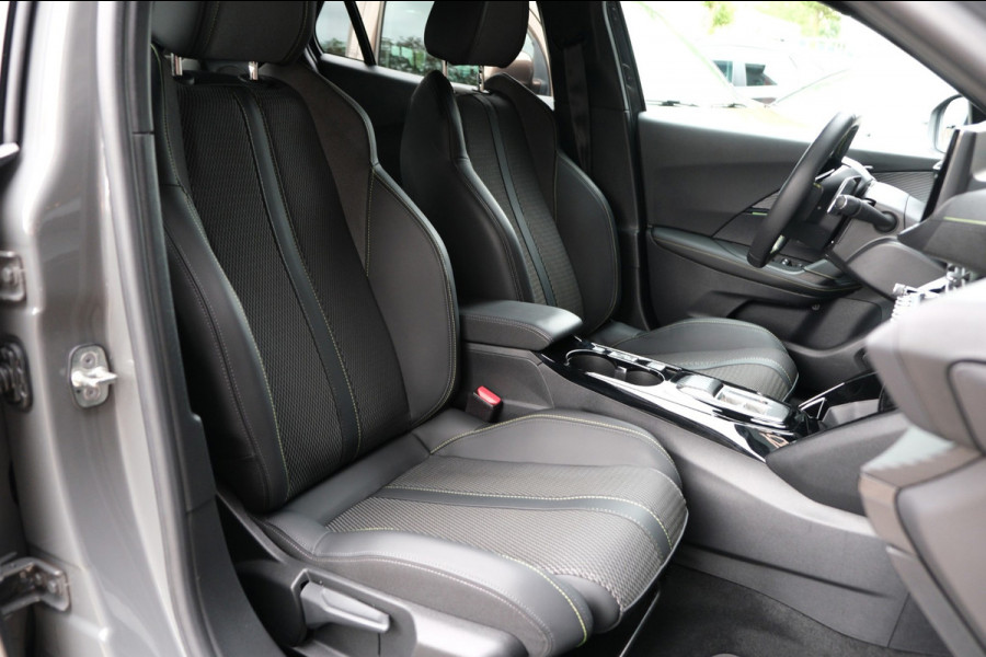 Peugeot 2008 1.2 PureTech 130 GT |UNIEK 1e Eig. 12.899km| Nardo Grey/Navigatie/Camera NIEUWSTAAT ALL-Season banden